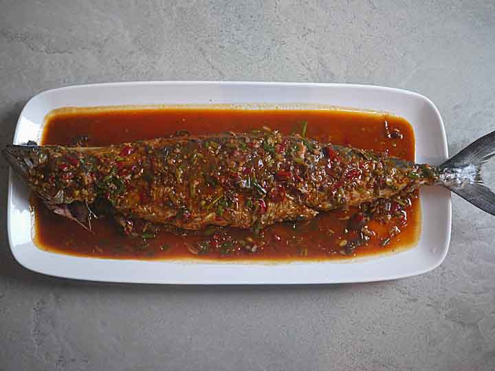 Slice Fish In Schezwan Sauce